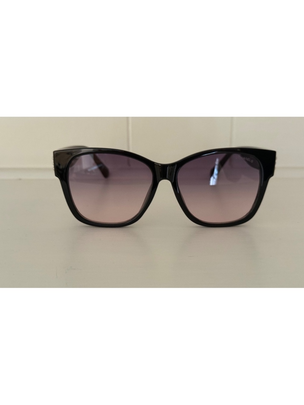 CHANEL 8405 Black Oversized Sunglasses Gold CC Logo Pearl Detail 59-19-139